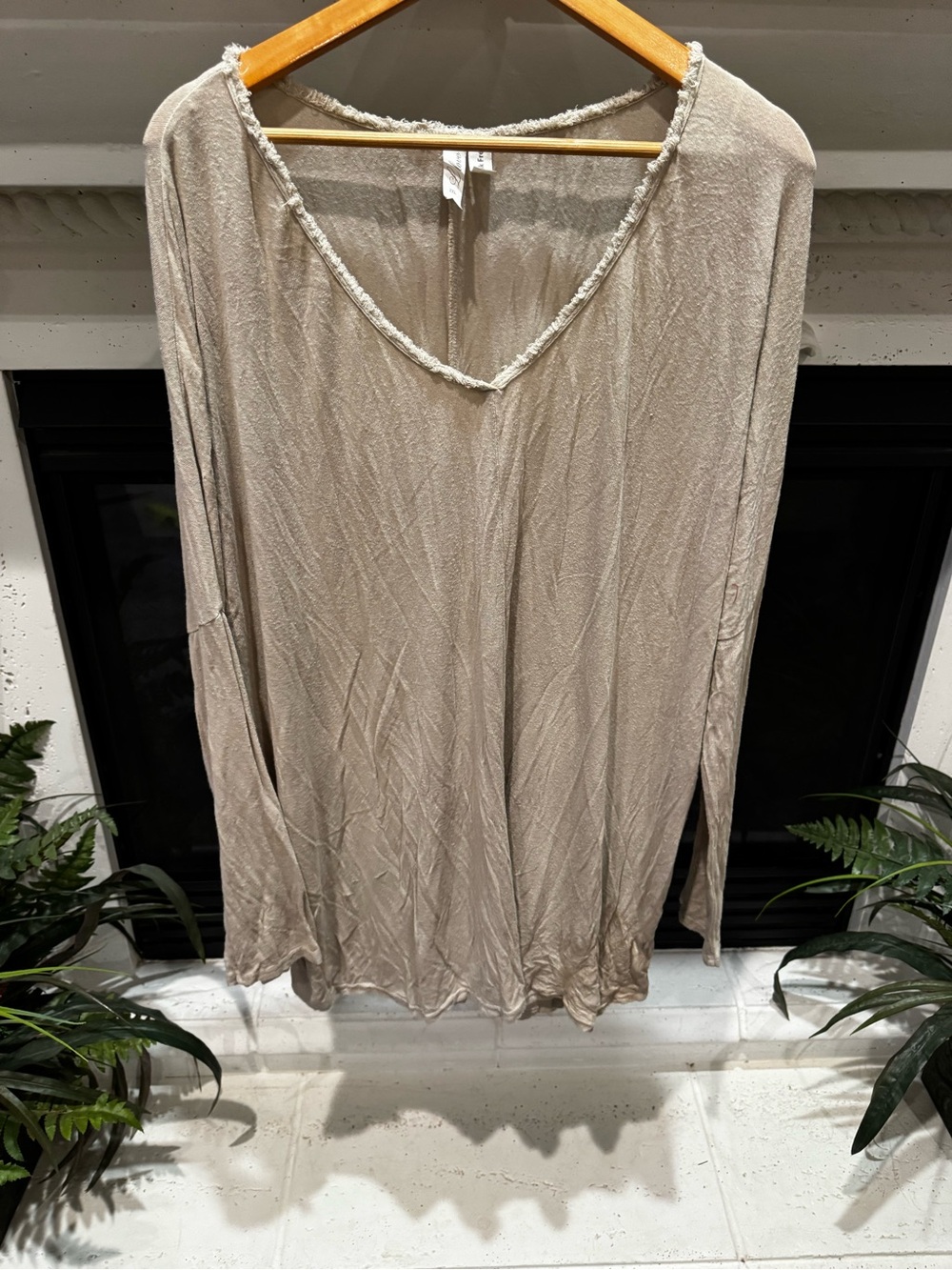 Light Taupe V-Neck Long Sleeve Tunic